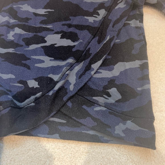 Athleta long sleeve shirt - Picture 3 of 3